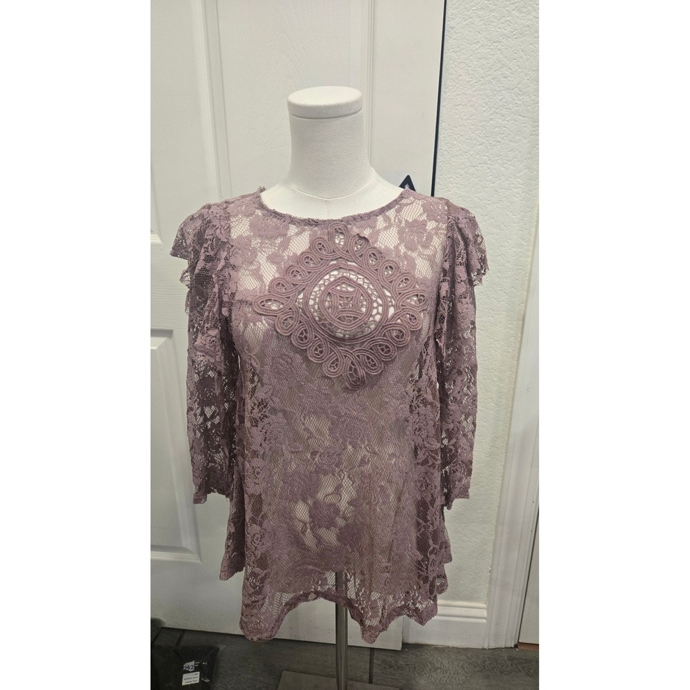 Umgee USA Mauve Floral Lace Blouse Ruffle Shoulder Crochet Medallion Med NWT